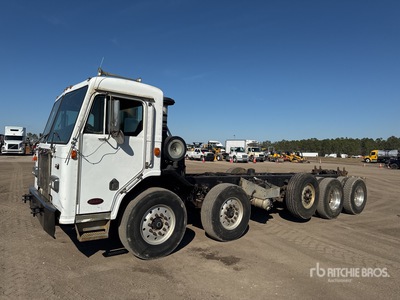 2002 Peterbilt 320 8x4 Twin-Steer Cabine et châssis