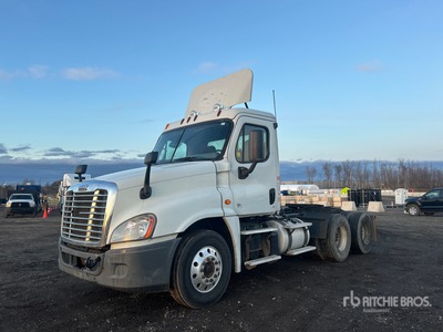 2013 Freightliner Cascadia 125 6x4 T/A Day Cab Truck Tractor