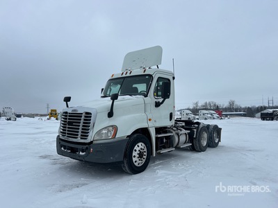 2013 Freightliner Cascadia 125 6x4 T/A Day Cab Truck Tractor