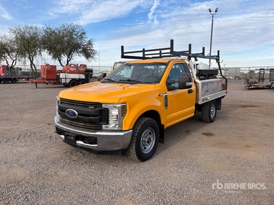 2019 Ford F-250 XL 4x2 Flatbed Truck