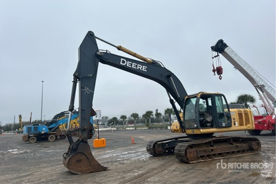2006 John Deere 240D LC Tracked Excavator