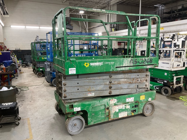 2016 Genie GS-3246 Electric Scissor Lift