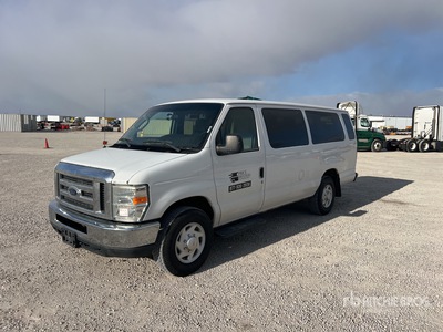 2012 Ford E-350 13 乗客用バン