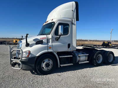 2015 Freightliner Cascadia 113 6x4 Cabeza Tractora Cabina Corta