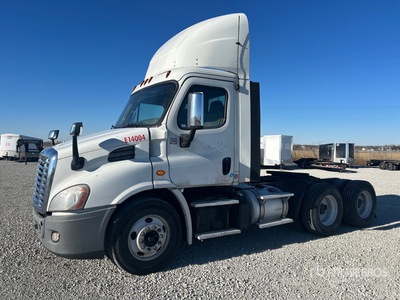 2015 Freightliner Cascadia 113 6x4 3-Achs Sattelzugmaschine