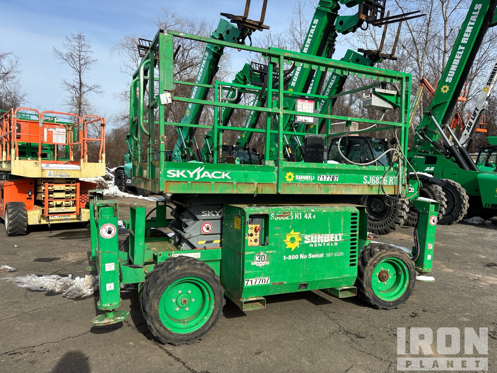 2015 Skyjack SJ6826 RT Dual Fuel 4x4 Scissor Lift in North Haven
