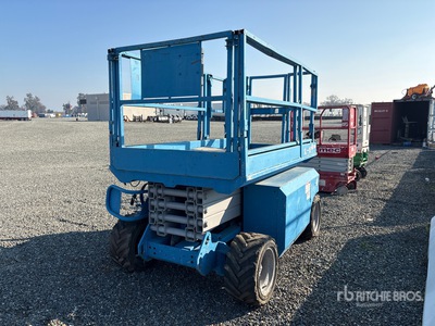 2005 Genie GS-2668 RT 4x4 Dual Fuel Plateforme élévatrice à ciseaux