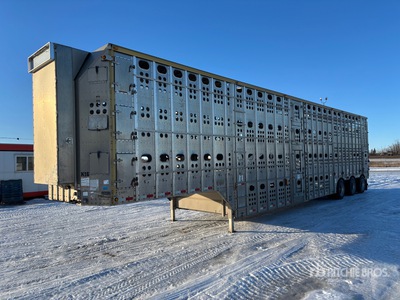 2010 Merritt 53 ft Tri/A Viehtransportanhänger