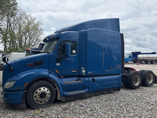 2020 Peterbilt 579 6x4 T/A Sleeper Truck Tractor (Inoperable) 2020 Peterbilt 579 6x4 T/A Sleeper Truck Tractor (Inoperable)