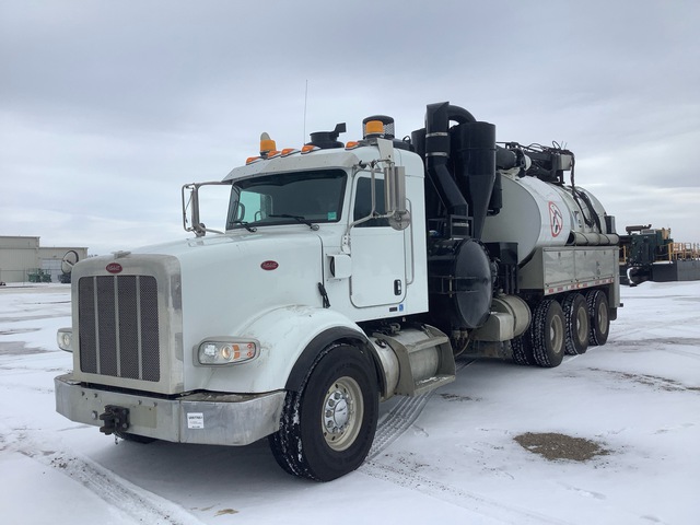 Vactor 2112HXX on 2014 Peterbilt 367 8x6 Vacuum Excavator Truck