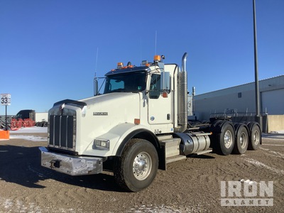 2015 Kenworth T800 8x4 Day Cab Prime Mover