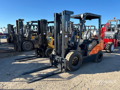 Doosan G25N-7 4600 lb Pneumatic Tire Forklift