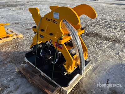 2025 TOFT TOFT08EC 33.5 in Hydraulic Vibratory Plate Compactor Attachment - Fits 20-30 ton Excavator (Unused)