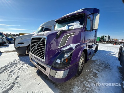 2013 Volvo VNL 6x4 Cabina con cuccetta per trattore stradale