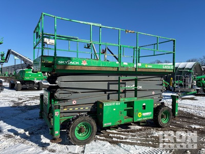 2015 Skyjack SJ9250RT Diesel 4x4 منصة رفع متحركة