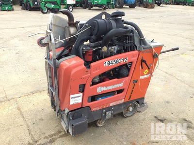 2021 Husqvarna FS5000D T4 Cortadora de Suelo