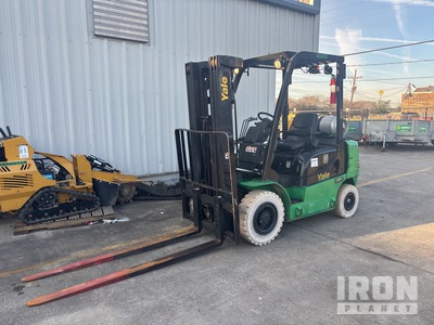 2017 Yale GTP050MXNEAE084 4750 lb Pneumatic Tire Forklift