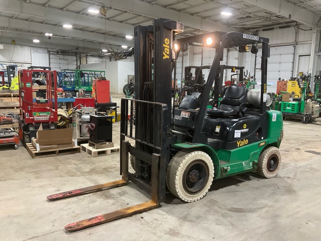 2017 Yale GTP060MXNEAE091 5700 lb Pneumatic Tire Forklift