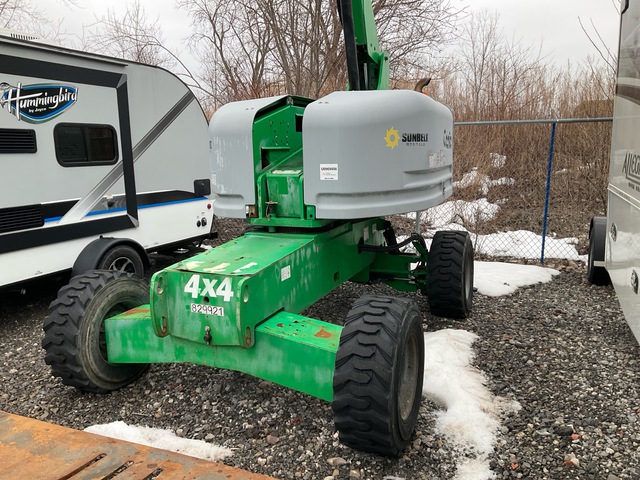 2016 Genie S-40 4WD Diesel Articulating Boom Lift 2016 Genie S-40 4WD Diesel Articulating Boom Lift
