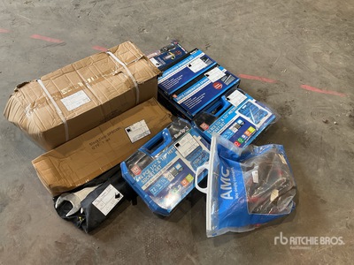 Quantity of (8) Miscellaneous Items その他 - 店舗 & 倉庫 (Unused)