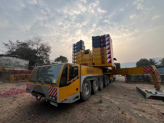 2005 Terex Demag AC700 700 ton 18x8 w/ Super Lift All Terrain Crane