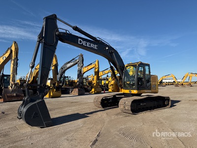 2008 John Deere 225D LC حفارة بجنزير