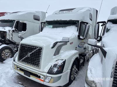 2018 Volvo VNL 6x4 3- Achs Sattelzugmaschine mit Schlafkabine