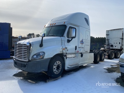 2015 Freightliner Cascadia 125 6x4 3- Achs Sattelzugmaschine mit Schlafkabine (Inoperable)