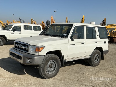 2017 Toyota Land Cruiser LX 76L 4x4 SUV