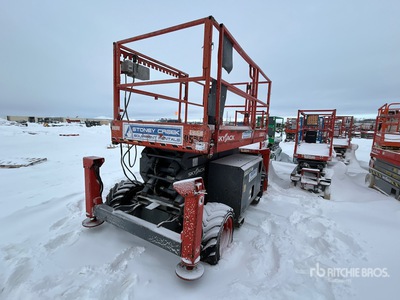 2014 Skyjack SJ6832 RT 4x4 Dual Fuel シザーリフト