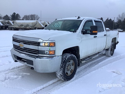 2018 Chevrolet Silverado 2500 4x4 Crew Cab Pickup