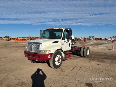 2005 International 4300 4x2 Cab and Chassis
