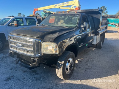 2006 Ford F-350 XLT 4x4 Extended Cab Camion à benne  (Inoperable)