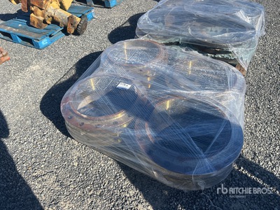 Quantity of (11) 18 in Flanges Varios. Industrial