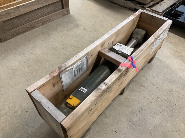 Deere & Company AH142932 Linear Actuating Cylinder Assembly