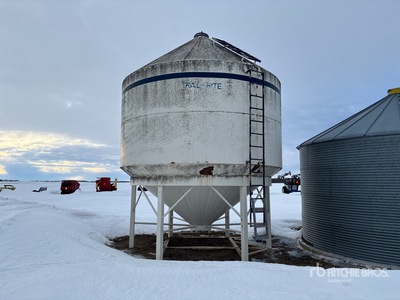 Trail Rite FB73 Smooth Wall Hopper Grain Bin