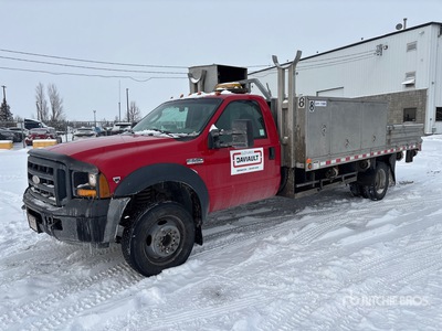 2006 Ford F-550 XL 4x2 Flatbed Truck