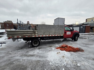 2006 Ford F-550 4x2 Flatbed Truck