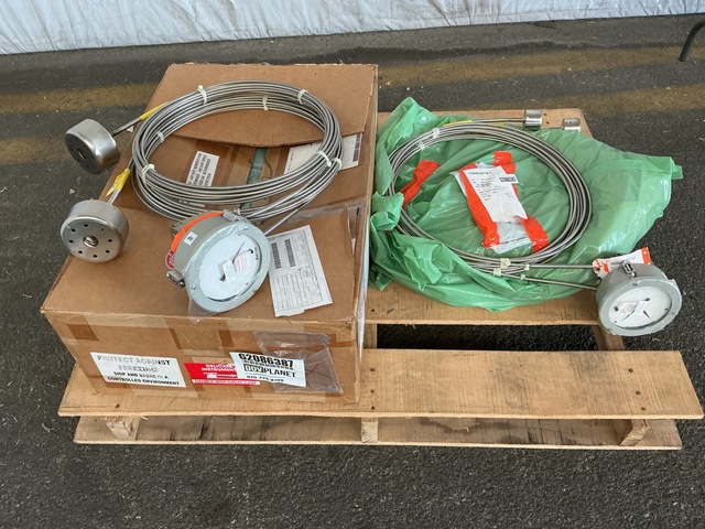 (2) Cameron 19REXXX0447A4CXAXX03 Differential Pressure Indicators