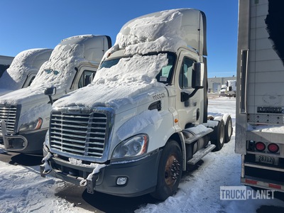 2015 Freightliner Cascadia 113 6x4 T/A Day Cab Truck Tractor