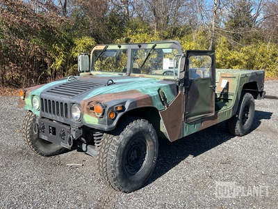 1997 AM General M1097A2 HMMWV 2 Door w/Truck Body