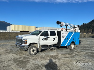 2023 International CV515 4x4 Crew Cab Camion de servicios