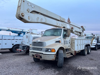 Altec A77-T 76 ft on 2006 Sterling Acterra 6x4 Camion à godets (Inoperable)