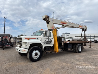 Stinger Straight Boom on 1991 Ford F800 4x4 Boom Truck