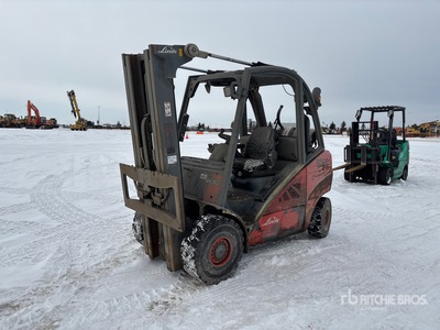 Linde H30 3575 lb Cushion Tire Forklift