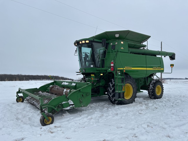 2001 John Deere 9650 STS Combine Harvester 2001 John Deere 9650 STS Combine Harvester