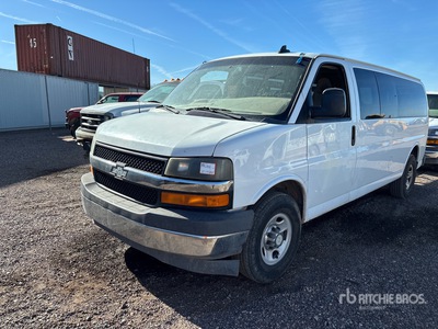 2017 Chevrolet Express 3500 10 Furgone passeggeri