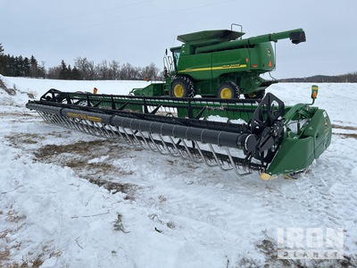 2008 John Deere 630F 30 ft Flex رأس الحصادة المجمعة
