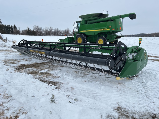 2007 John Deere 630F 30 ft Flex Combine Header 2007 John Deere 630F 30 ft Flex Combine Header