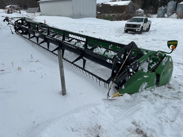 2009 John Deere 630F 30 ft Flex Combine Header 2009 John Deere 630F 30 ft Flex Combine Header